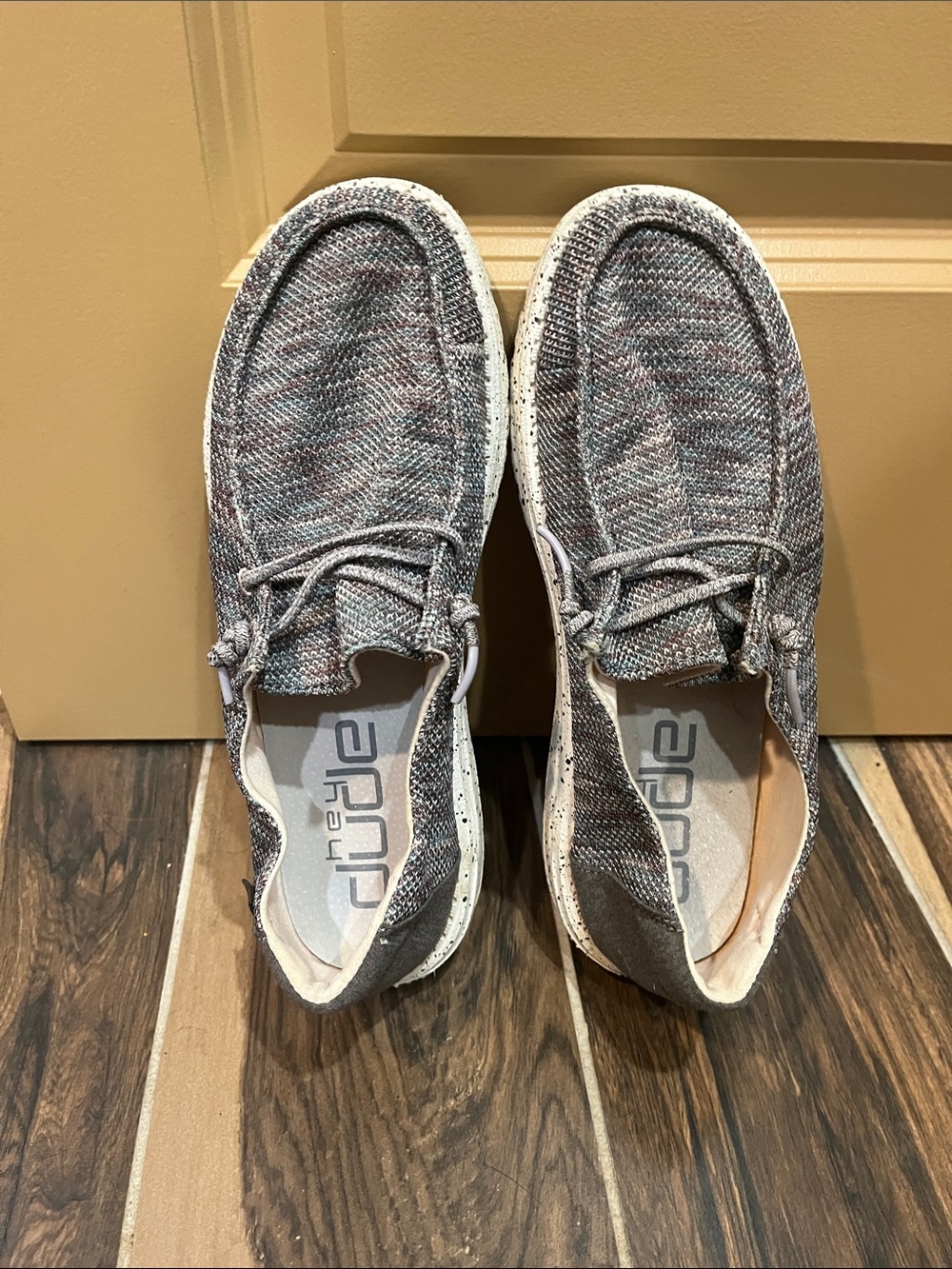 Women’s Hey Dude Slip-On Knit Loafers in Heathered Gray and pink size 9